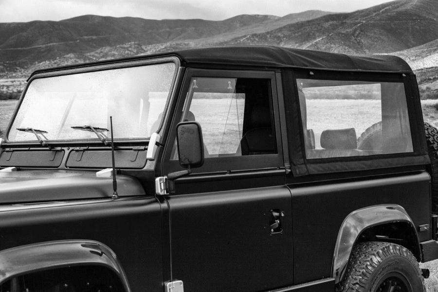  Land Rover Defender 90 by Icon 2014 года  (фото 23 из 63)